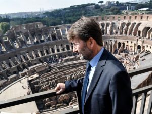 Legion d’Onore a Franceschini per caschi blu e bonus ai giovani: “Europa passa da cultura” 1